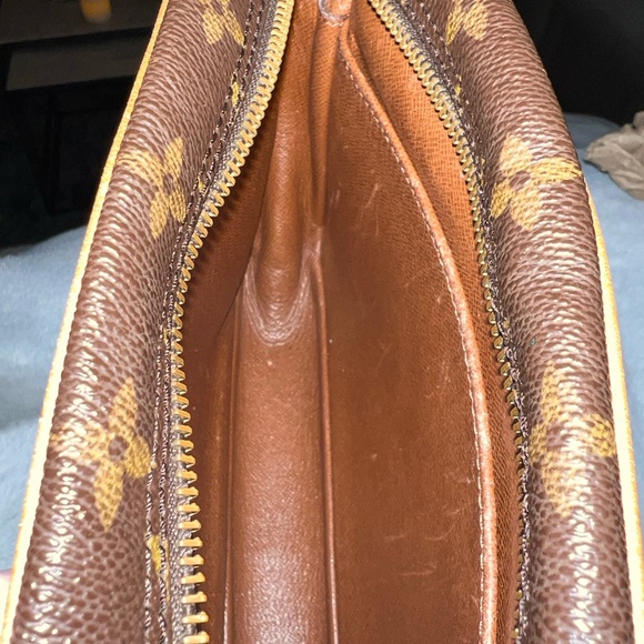 Louis Vuitton Monogram clutch Brown and Tan - Picture 14 of 17